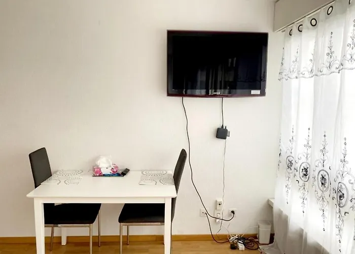 아파트 Kleine Im Zentrum Nahe Marzili