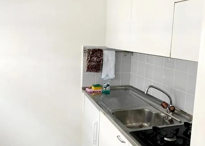 Kleine Im Zentrum Nahe Marzili 아파트 *